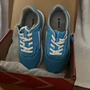 Boys Billy Sneakers Size 4 Wide Never Worn